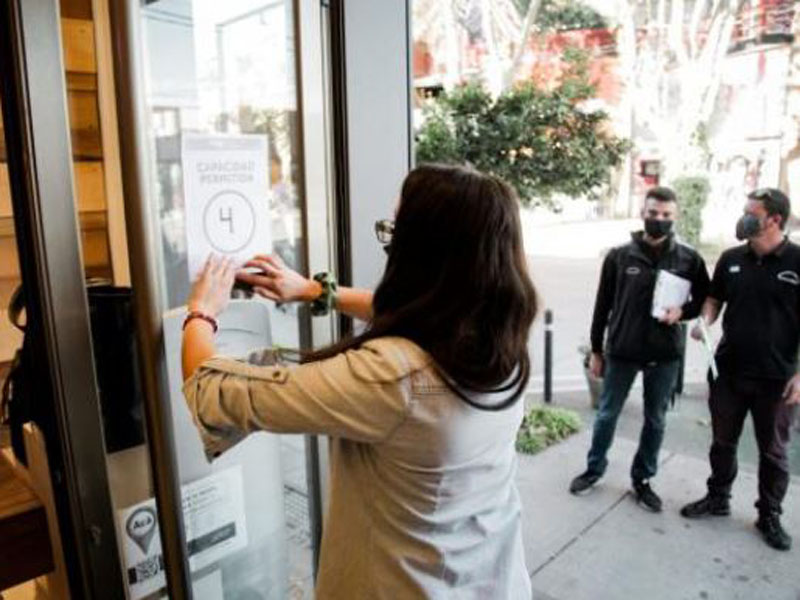 Este lunes no podrán abrir los comercios minoristas