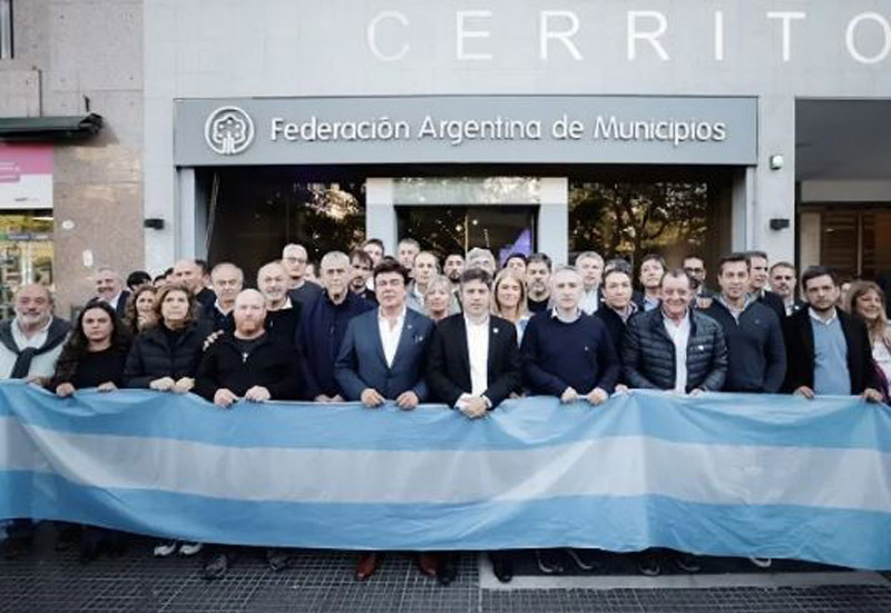 “El Gobierno busca descargar la crisis sobre los gobiernos provinciales y municipales”