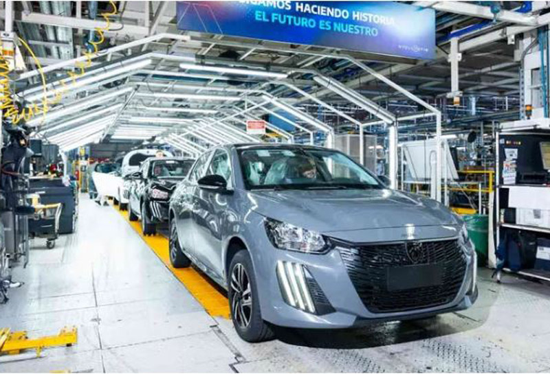 Crisis automotriz: Stellantis paraliza su planta de El Palomar