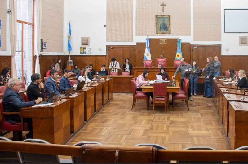 La Comisión de Educación abrió la semana legislativa