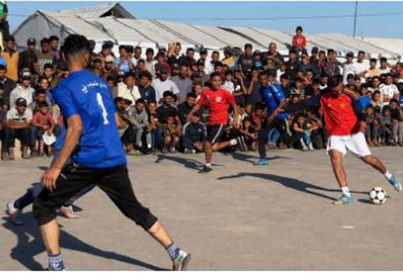 Botas prestadas, alegría prestada: el fútbol florece en los campamentos de Gaza