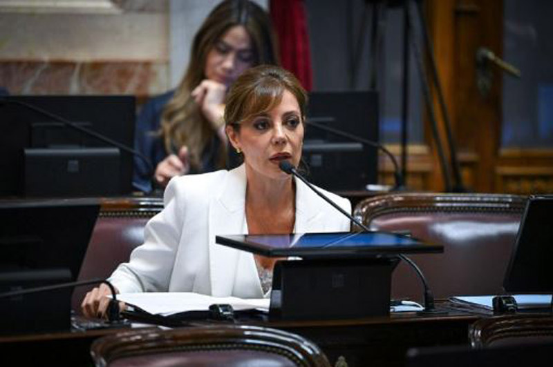 La senadora Royón insiste con la derogación del FAL